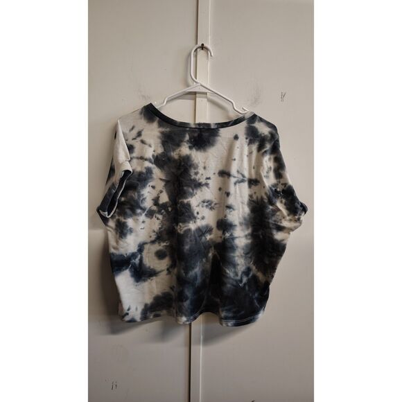 Jody Women's XL White With Blue Tie Dye Short Sleeve Crop Top - Picture 2 of 6